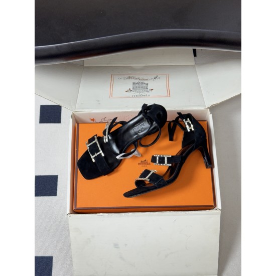Hermès Fashion Shoes Best Quality
Women 35-41
Men 39-44
