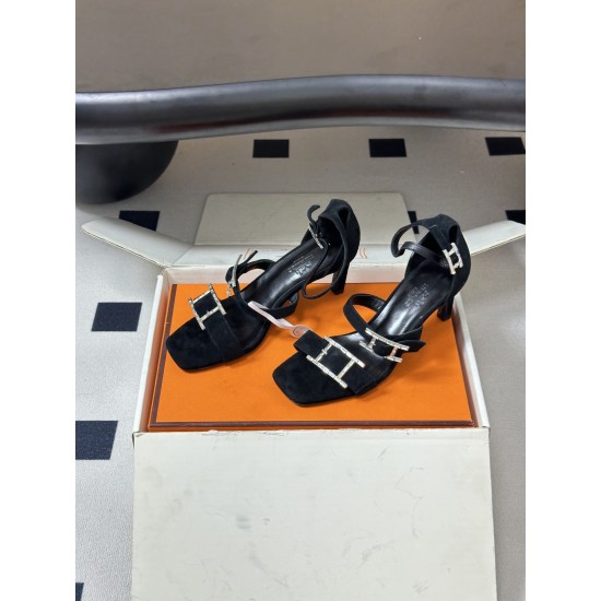 Hermès Fashion Shoes Best Quality
Women 35-41
Men 39-44