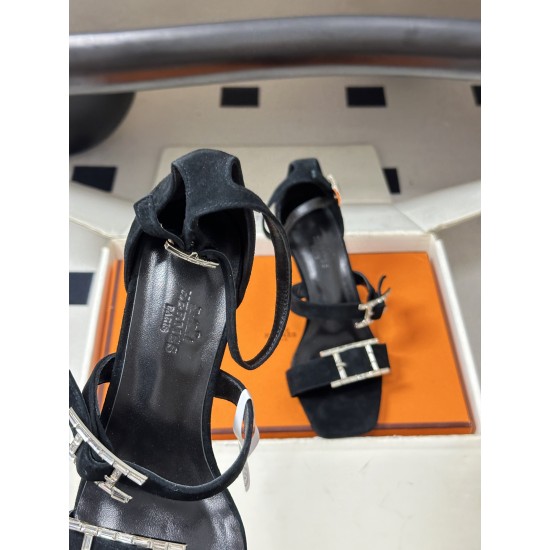 Hermès Fashion Shoes Best Quality
Women 35-41
Men 39-44
