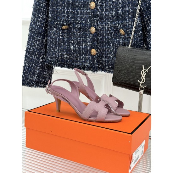 Hermès Fashion Shoes Best Quality
Women 35-41
Men 39-44