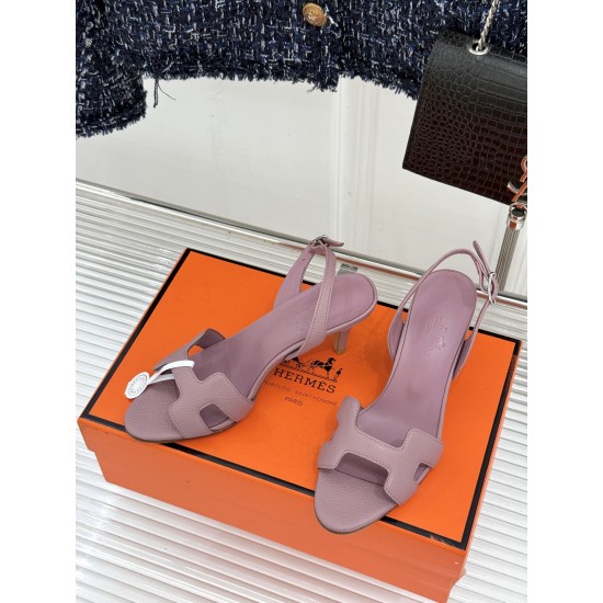 Hermès Fashion Shoes Best Quality
Women 35-41
Men 39-44