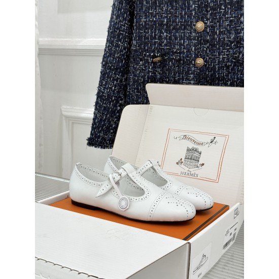 Hermès Fashion Shoes Best Quality
Women 35-41
Men 39-44