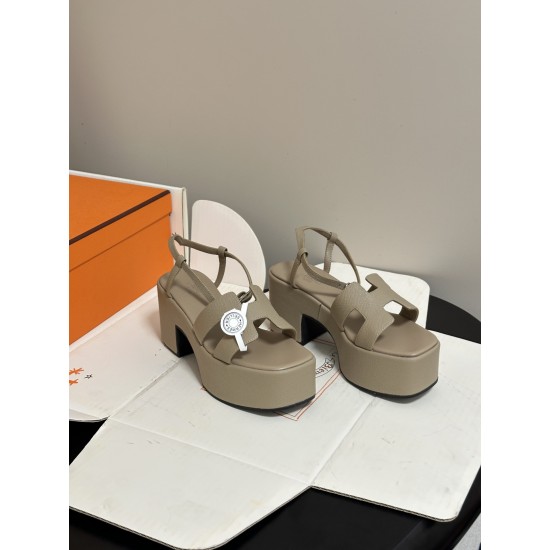 Hermès Fashion Shoes Best Quality
Women 35-41
Men 39-44