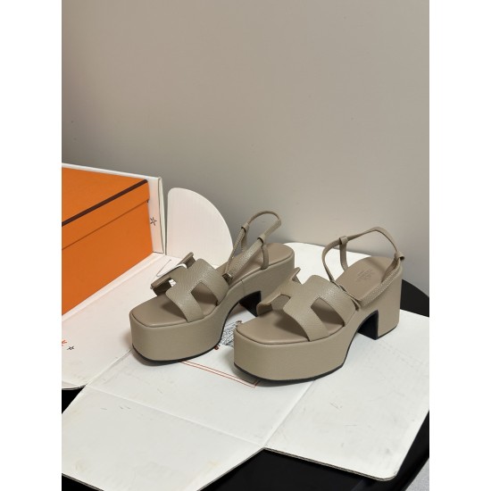 Hermès Fashion Shoes Best Quality
Women 35-41
Men 39-44
