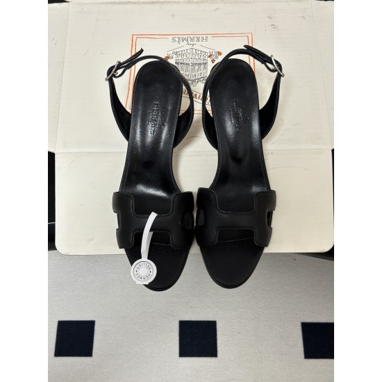 Hermès Fashion Shoes Best Quality
Women 35-41
Men 39-44