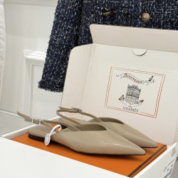 Hermès Fashion Shoes Best Quality
Women 35-41
Men 39-44