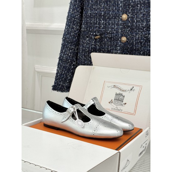 Hermès Fashion Shoes Best Quality
Women 35-41
Men 39-44
