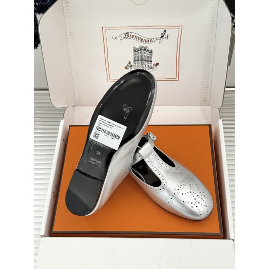 Hermès Fashion Shoes Best Quality
Women 35-41
Men 39-44