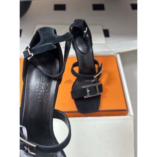 Hermès Fashion Shoes Best Quality
Women 35-41
Men 39-44