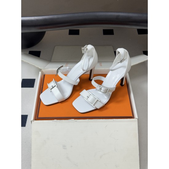Hermès Fashion Shoes Best Quality
Women 35-41
Men 39-44