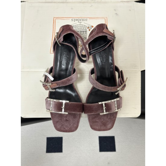 Hermès Fashion Shoes Best Quality
Women 35-41
Men 39-44