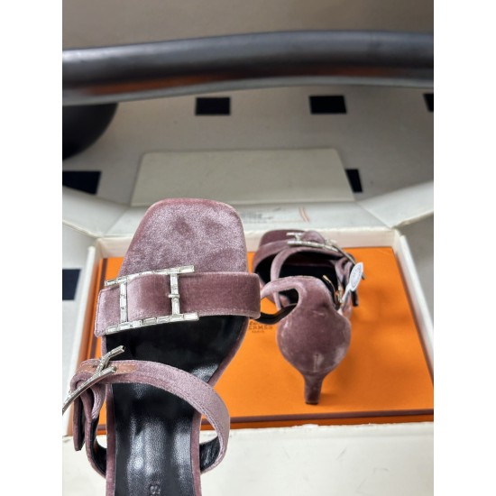 Hermès Fashion Shoes Best Quality
Women 35-41
Men 39-44