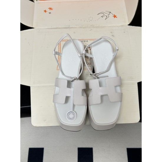 Hermès Fashion Shoes Best Quality
Women 35-41
Men 39-44