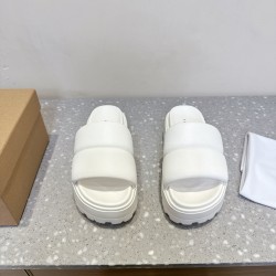 Inuikii Slippers Collection
Women 35-40
