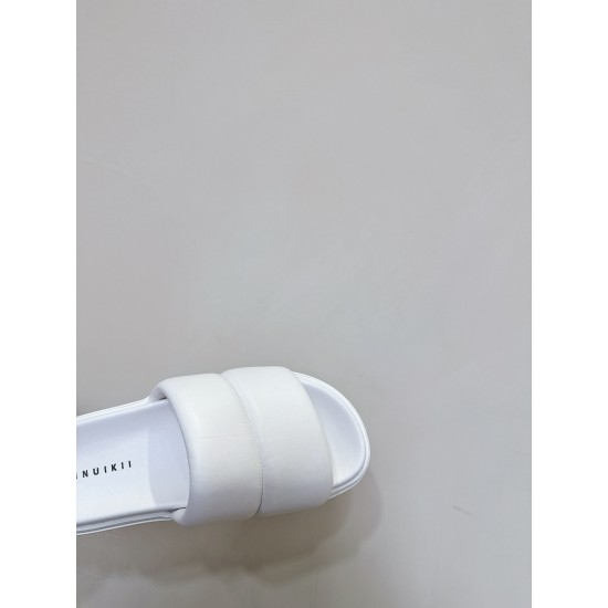 Inuikii Slippers Collection
Women 35-40
