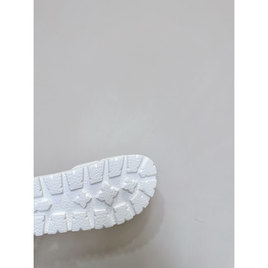Inuikii Slippers Collection
Women 35-40

