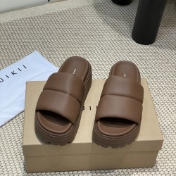 Inuikii Slippers Collection
Women 35-40

