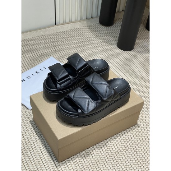 Inuikii Slippers Collection
Women 35-40
