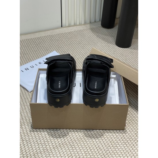Inuikii Slippers Collection
Women 35-40
