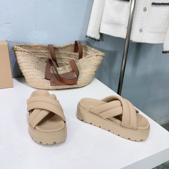 Inuikii Slippers Collection
Women 35-40
