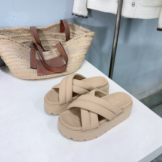 Inuikii Slippers Collection
Women 35-40
