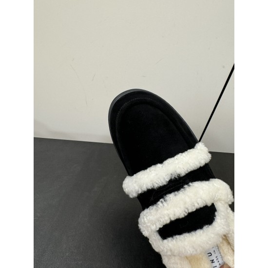 Inuikii Slippers Collection
Women 35-40
