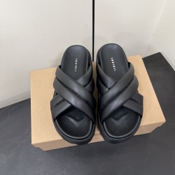 Inuikii Slippers Collection
Women 35-40
