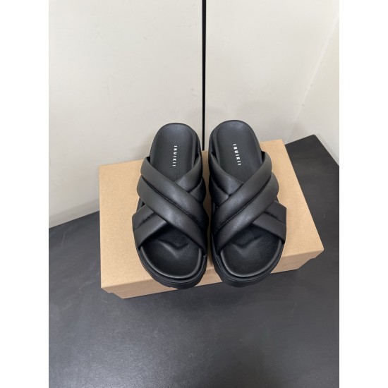 Inuikii Slippers Collection
Women 35-40
