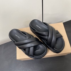 Inuikii Slippers Collection
Women 35-40

