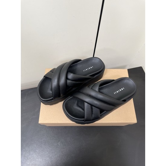 Inuikii Slippers Collection
Women 35-40
