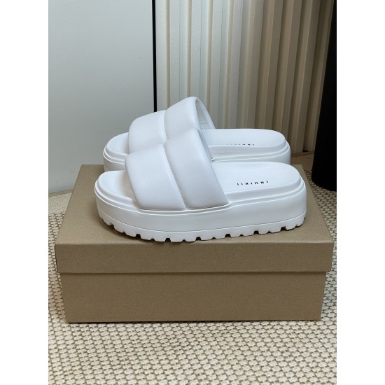 Inuikii Slippers Collection
Women 35-40
