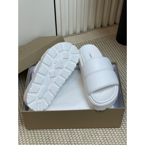 Inuikii Slippers Collection
Women 35-40
