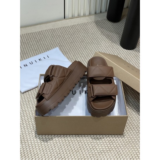 Inuikii Slippers Collection
Women 35-40
