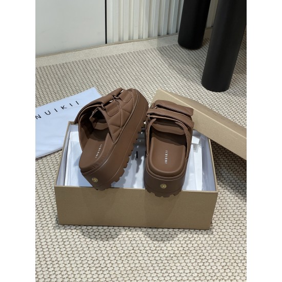 Inuikii Slippers Collection
Women 35-40
