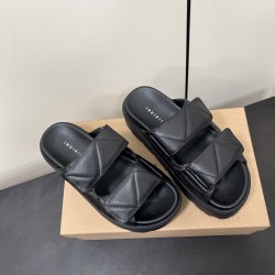 Inuikii Slippers Collection
Women 35-40
