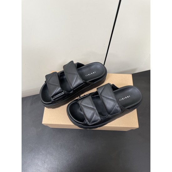 Inuikii Slippers Collection
Women 35-40
