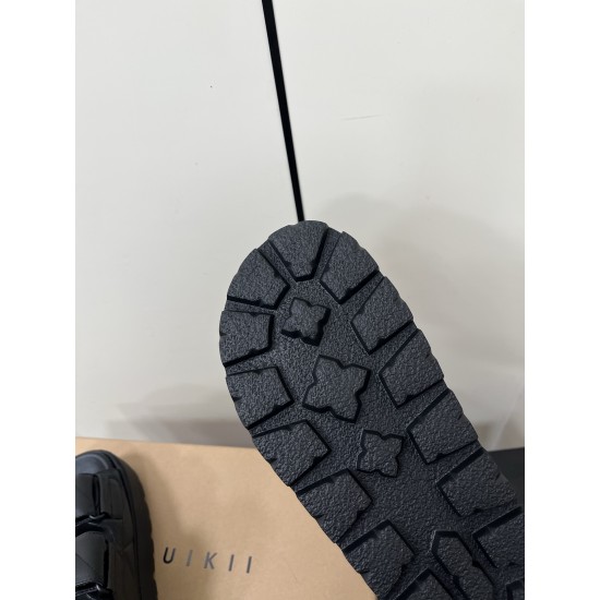 Inuikii Slippers Collection
Women 35-40
