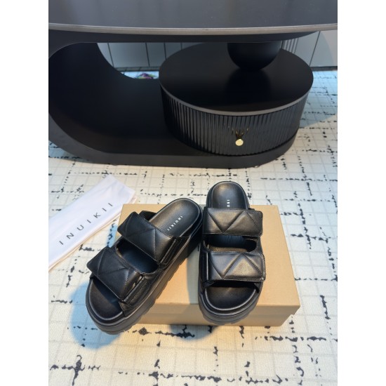 Inuikii Slippers Collection
Women 35-40
