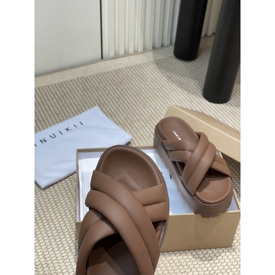 Inuikii Slippers Collection
Women 35-40
