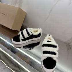 Inuikii Slippers Collection
Women 35-40
