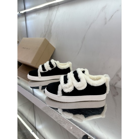 Inuikii Slippers Collection
Women 35-40
