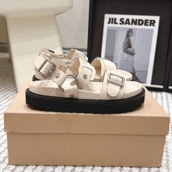 Inuikii Slippers Collection
Women 35-40
