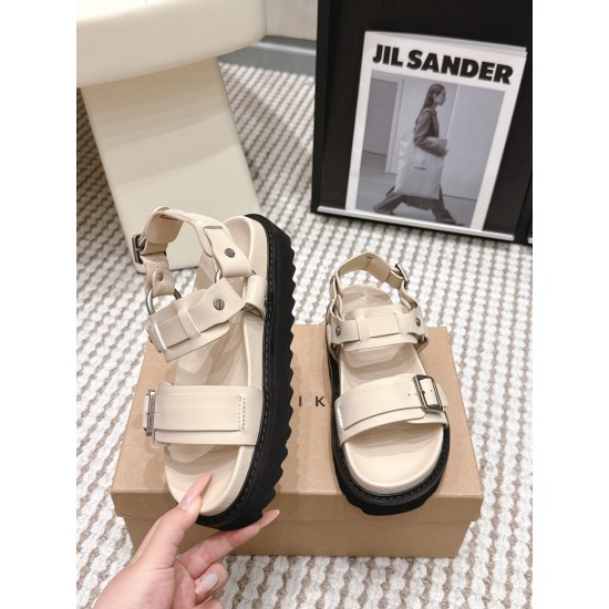 Inuikii Slippers Collection
Women 35-40
