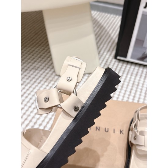 Inuikii Slippers Collection
Women 35-40
