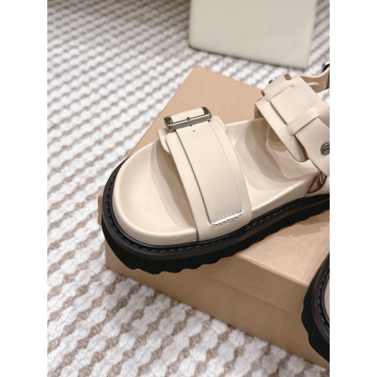 Inuikii Slippers Collection
Women 35-40
