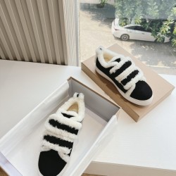 Inuikii Slippers Collection
Women 35-40
