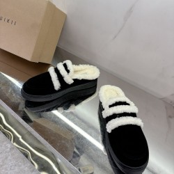 Inuikii Slippers Collection
Women 35-40
