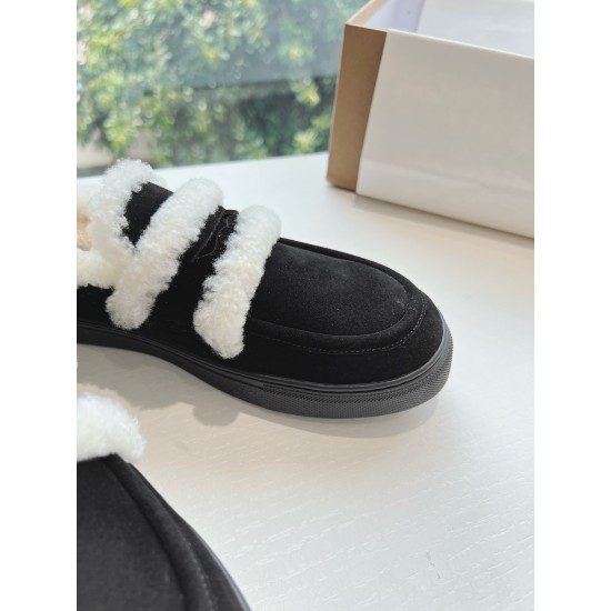 Inuikii Slippers Collection
Women 35-40
