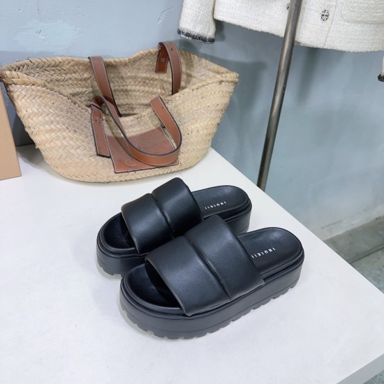 Inuikii Slippers Collection
Women 35-40

