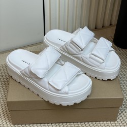 Inuikii Slippers Collection
Women 35-40
